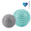 ISSAGE - FIT-MASSAGE - Lot de 2 balles de massage<h2>Fournir un massage des tissus profonds à des points spécifiques du corps</h2>
<div style=margin-left:30px;>
<ul>
<li type=disc>Réduit la fatigue et les nœuds musculaires</li>
<li type=disc>Convient pour le massage des bras, des cuisses, du dos ou des pieds</li>
<li type=disc>Optimal pour les massages sportifs et pour favoriser la récupération après des blessures</li>
</ul>
</div>

Travaillez sur la force, la flexibilité, la tonification, le cardio, l'équilibre et l'entraînement du corps.



Issage a développé une gamme de produits de fitness uniques.
 Combinez-les avec différents entraînements pour des résultats optimaux!