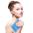 ISSAGE - PEARL THERM BODY - Bossa flexible de perles de gel terapèutiques amb efecte fred i calor<h2>Amb la tecnologia ADAPTIVE PEARLS d'Issage per protegir la teva pell</h2>
<div style=margin-left: 30px;>
<ul>
<li type=disc>Dors de tela ultra suau per protegir la teva pell</li>
<li type=disc>Efecte calor per a la inflamació, dolor, picor, pre/post entrenament.
.
.
 </li>
<li type=disc>Efecte fred per alleujar mals de queixal, de cap, febre, espasmes musculars i tensió</li>
<li type=disc>Apte per refredar al congelador i escalfar al microones</li>
<li type=disc>Conserva la temperatura durant més temps</li>
<li type=disc>Mides: 18,2x12,5 centímetres aproximadament</li>
<ul>
</div>

Amb la innovadora tecnologia de perles de gel ultra flexible d'Issage que s'adapta perfectament al cos.
