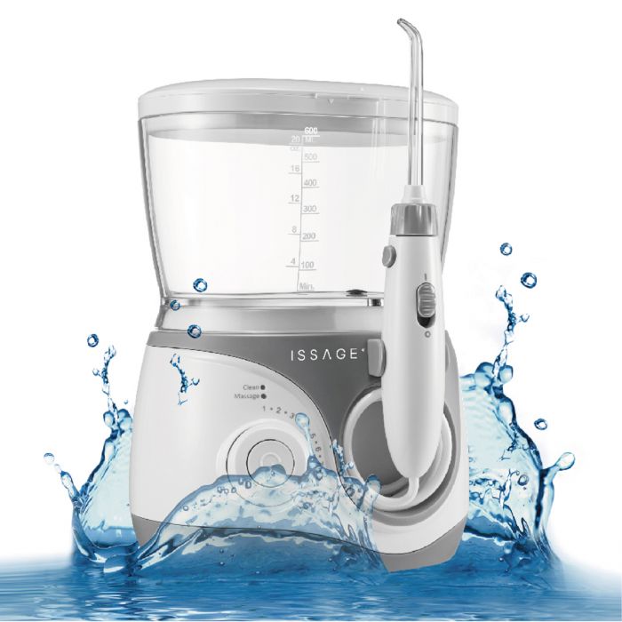 ISSAGE - ORAL JET ULTRA - Irrigador dental eléctrico<h2>¡Elimina el 99,9% de la placa!</h2>

<div style=margin-left: 30px;>
<ul>
<li type = disc>Capacidad del tanque: 600 mililitros</li>
<li type = disc>Potente pulsación con 1400 pulsos por minuto</li>
<li type = disc>Flujo de agua ultra fino de 0.
 6 milímetros</li>
<li type = disc>Ideal para limpiar alrededor de puentes dentales, aparatos ortopédicos, brackets y coronas</li>
<li type = disc>Boquilla de rotación de 360 grados</li>
<li type = disc>Tubo de agua de expansión de 100 centímetros</li>
<li type = disc>2 modos de funcionamiento (limpieza y masaje)</li>
<li type = disc>4 tipos de boquillas con estuche para fácil almacenamiento</li>
<li type = disc>Apagado automático después de 2 minutos sin uso</li>
<li type = disc> Silencioso </li>
<li type = disc>Mango multifuncional que permite rotar facilmente 360 grados y reemplazar la boquilla</li>
<li type = disc>Motor profesional AC</li>
</ul>
</div>


El irrigador dental eléctrico ORAL JET ULTRA, ayuda a conseguir una limpieza profunda y unas encías sanas.

Gracias a la tecnología Power Jet de Issage, el irrigador bucal limpia en profundidad bajo la línea de las encías y elimina las bacterias.

Elimina la placa, previene las caries y las enfermedades periodontales (gingivitis, periodontitis).